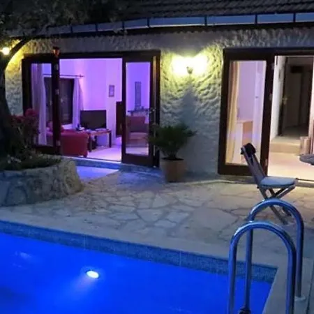 Marmaris Sleeps 6 Pool Air Con Wifi Willa *